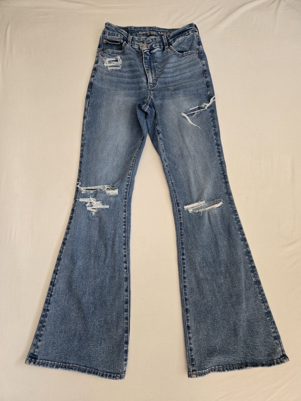 American Eagle Super High Rise Flare Jeans Blue Distressed 6 Hippie Boho 70s